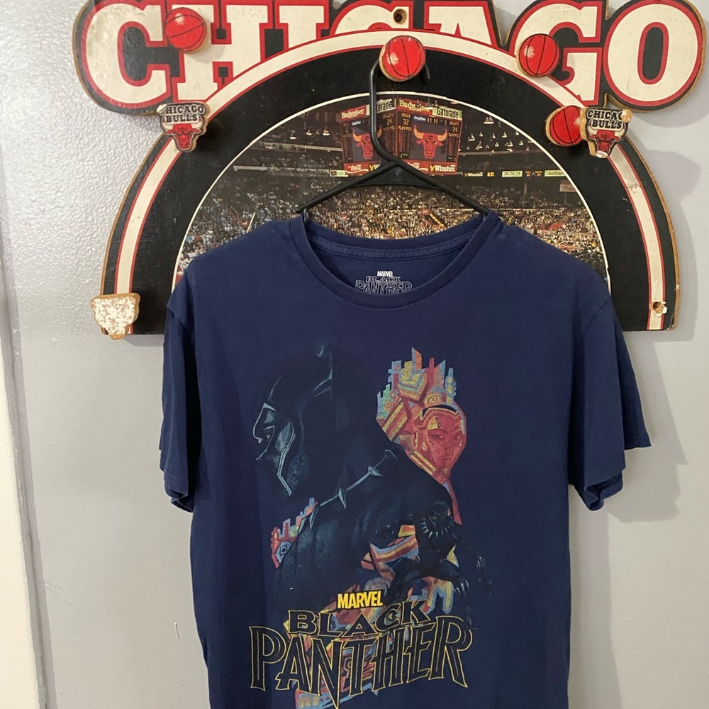 Black panther t shirt size medium